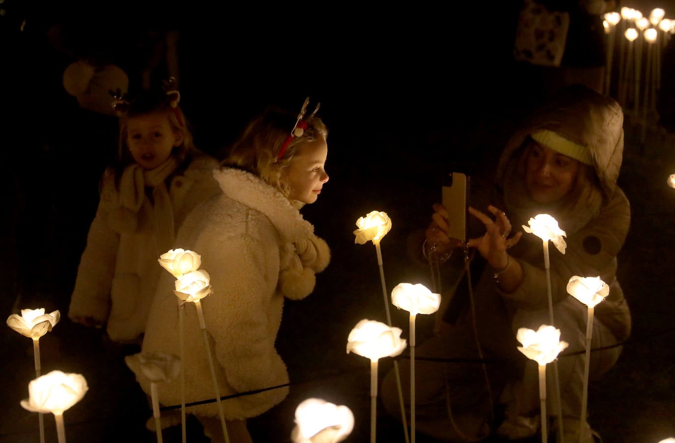 El bosque mágico llena de luz y fantasía la Navidad palentina