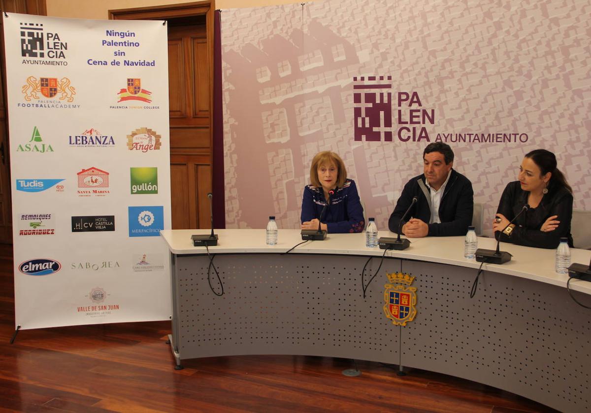 Presentación de la iniciativa 'Ningún palentino sin cena esta Nochebuena' en el Ayuntamiento.