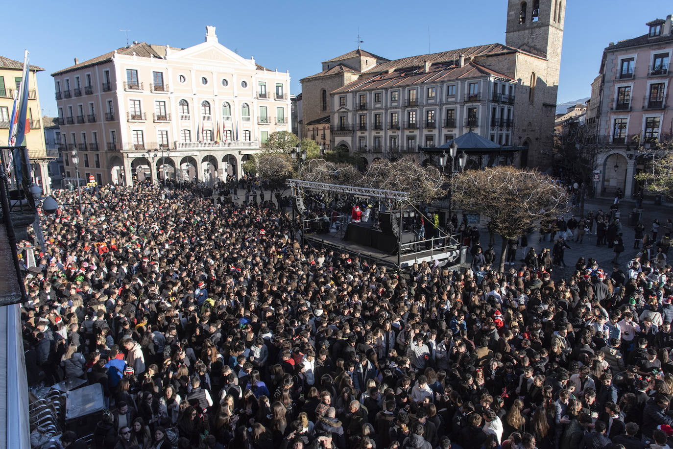 Tardebuena multitudinaria y sin incidentes (1 de 2)