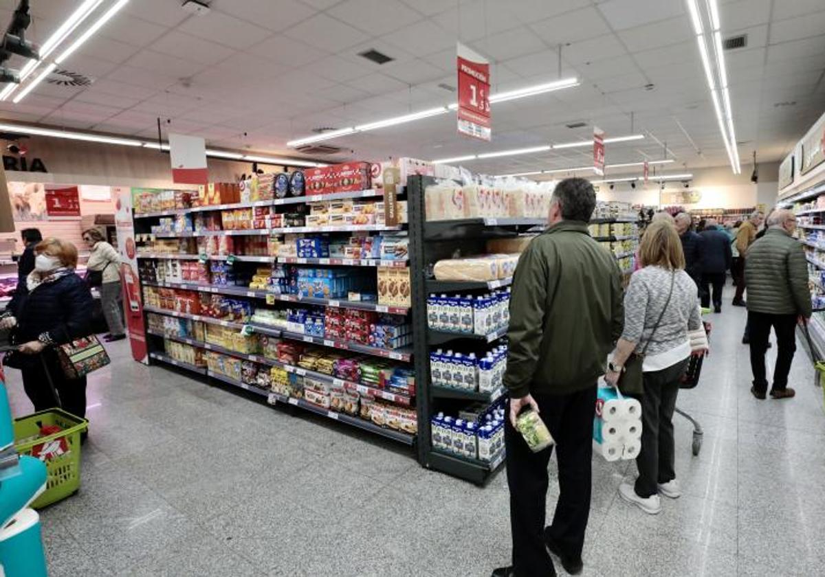 Supermercado Alcampo en el Paseo Zorrilla.