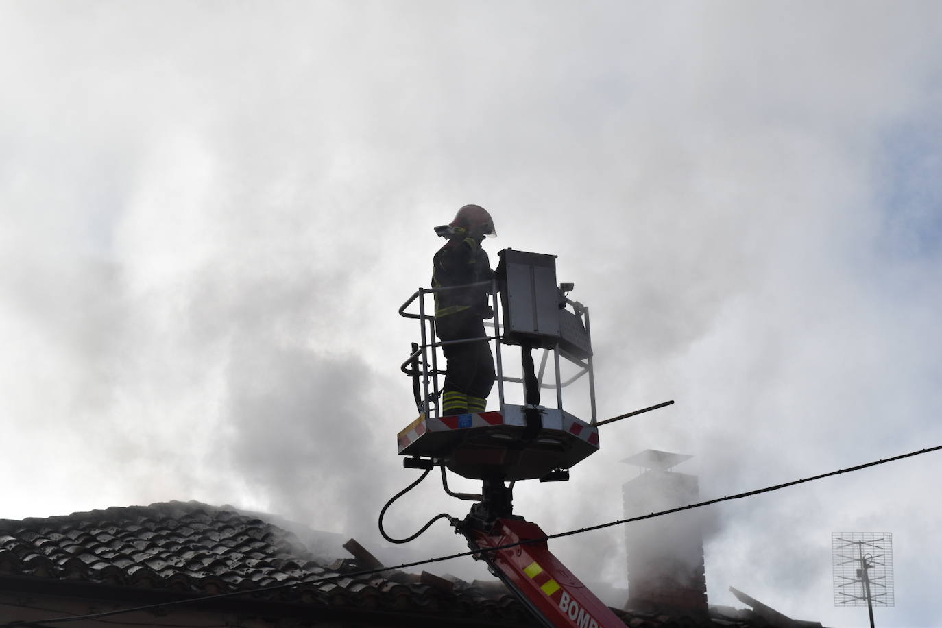 Incendio en una casa en Nogales de Pisuerga