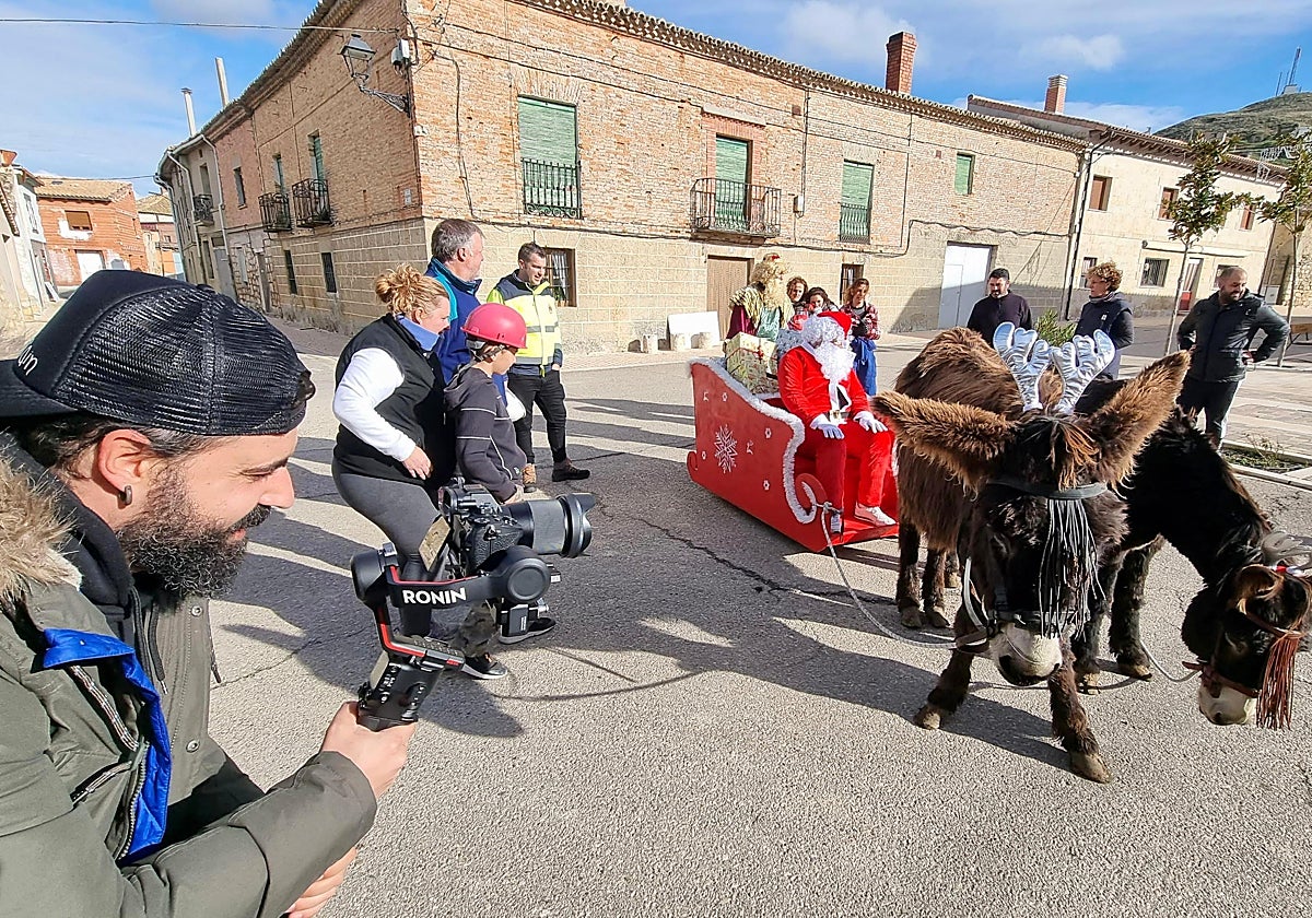 Herrera de Valdecañas arregla el trineo de Papá Noel