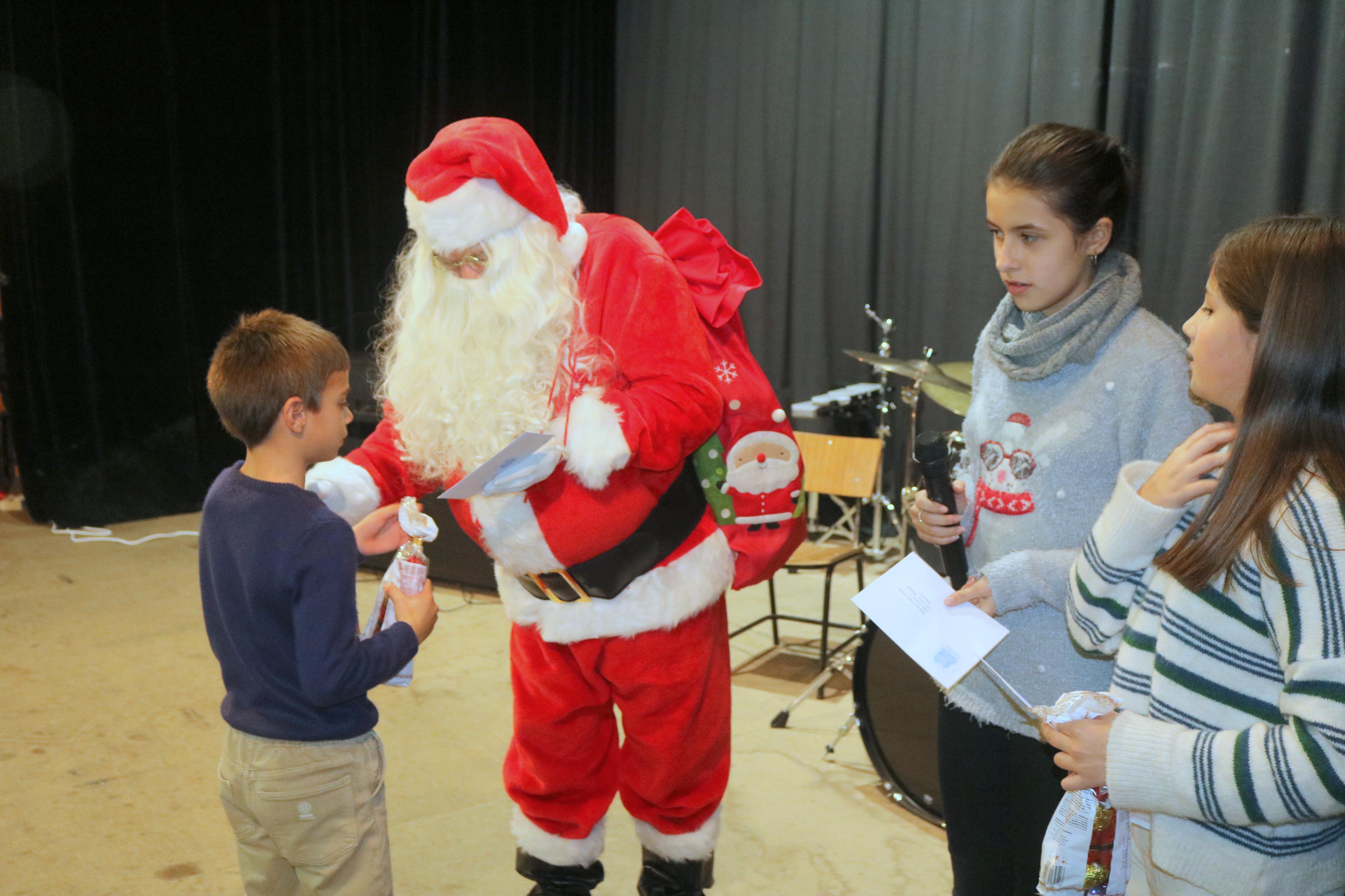 Papá Noel reparte ilusiones en Baltanás