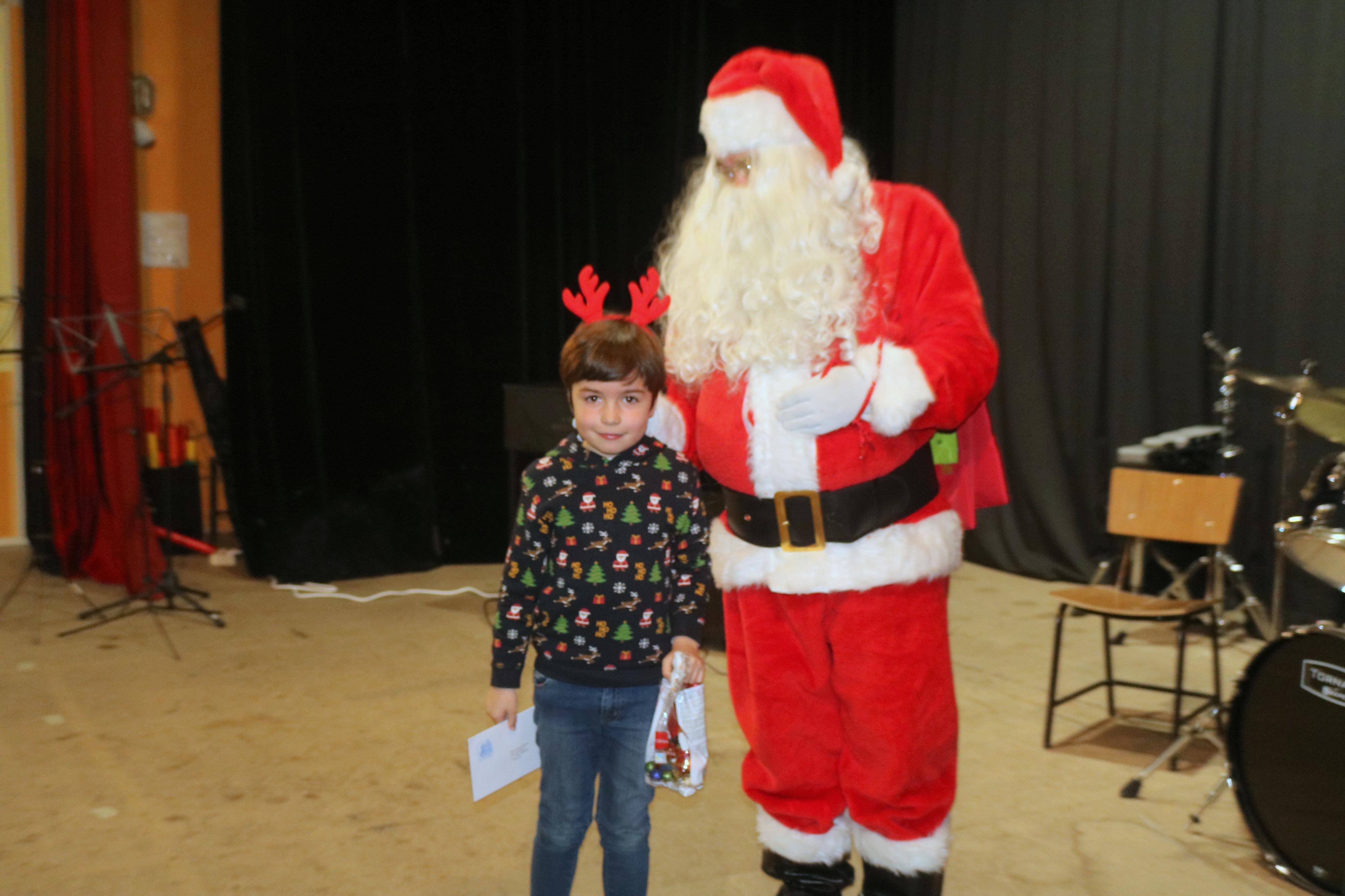 Papá Noel reparte ilusiones en Baltanás