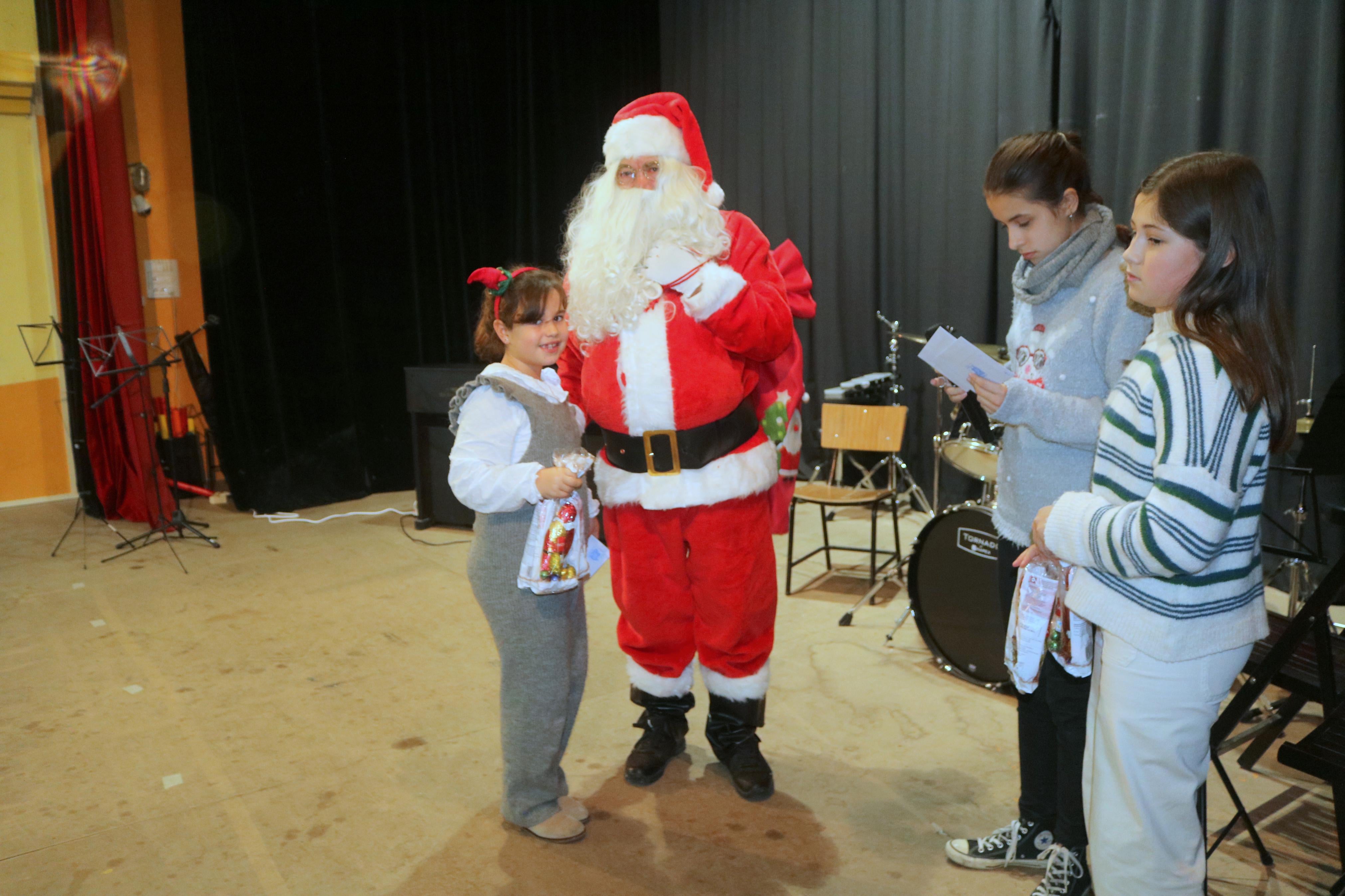 Papá Noel reparte ilusiones en Baltanás