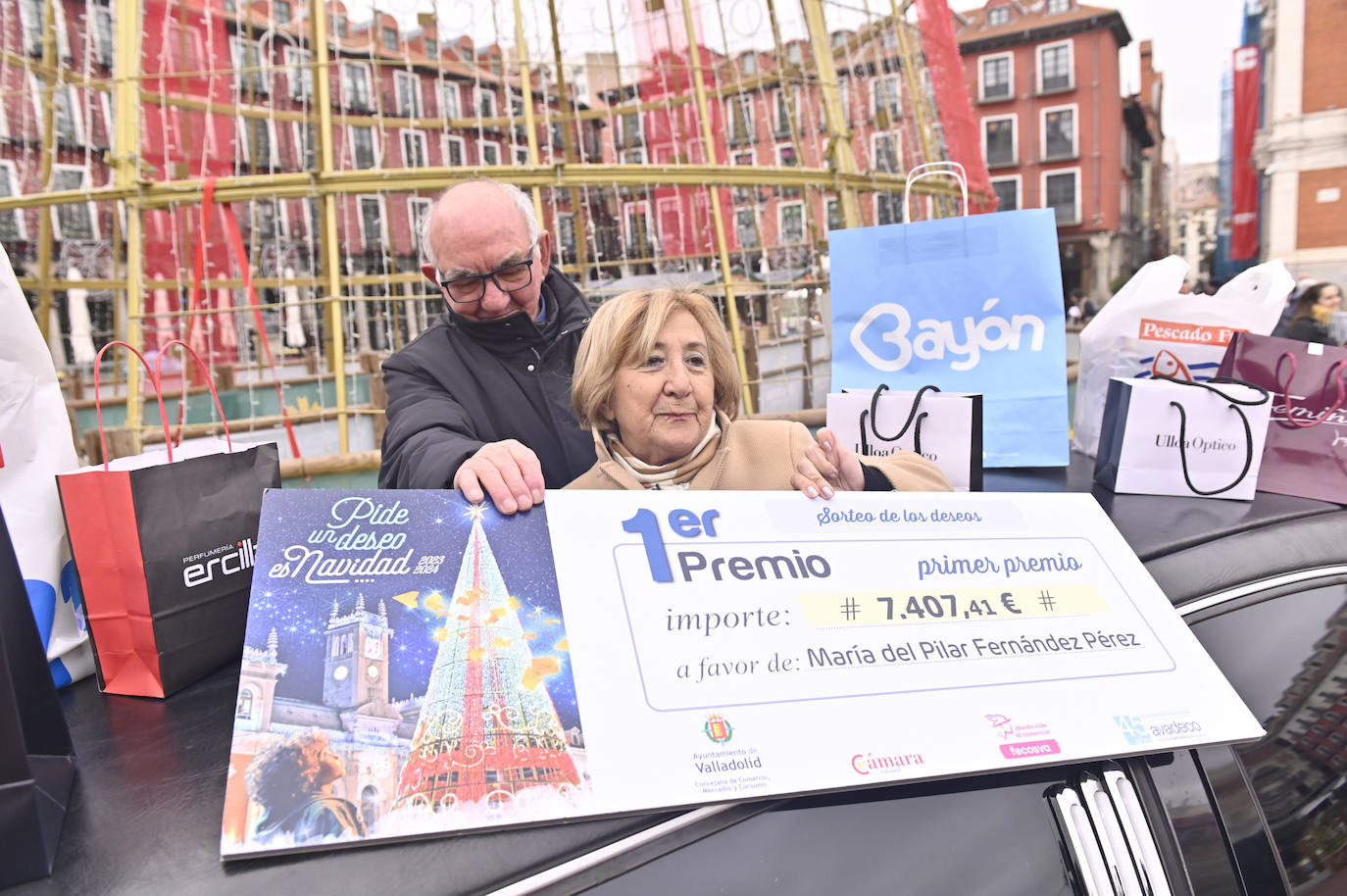 María Pilar Fernández y Antonio González, ganadores del cheque regalo regalo.