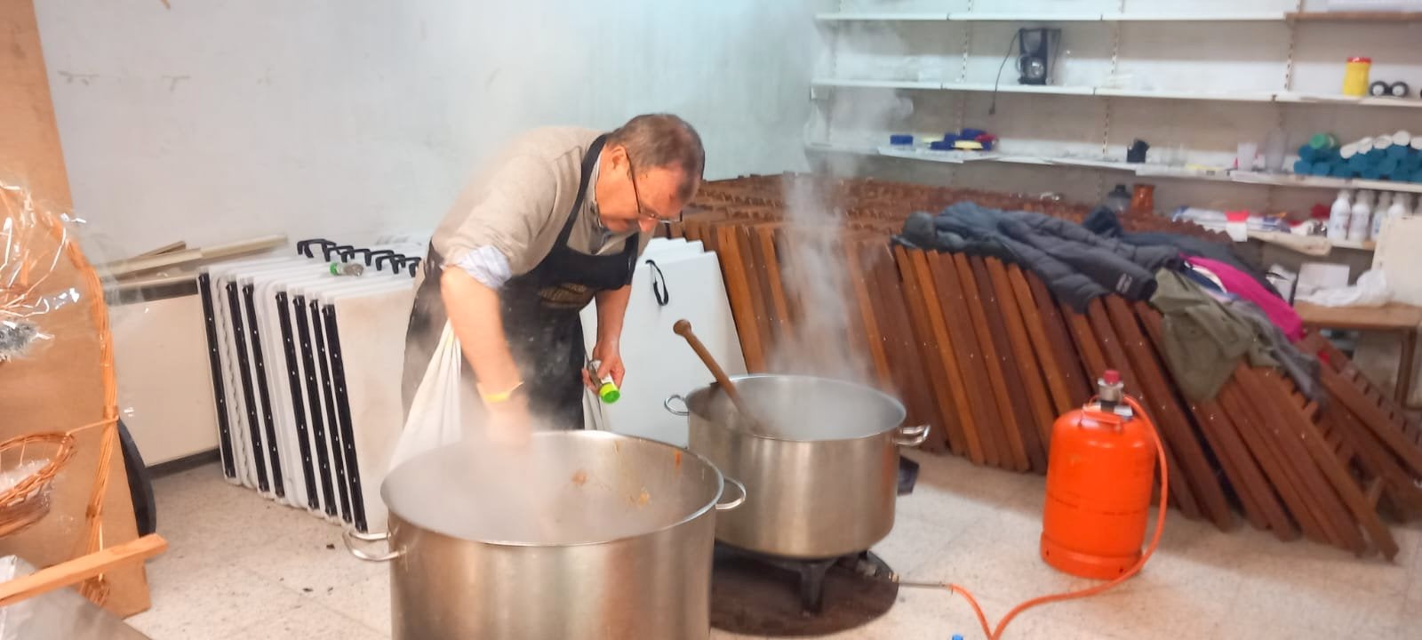 La cena de hermandad congregó a más de 150 vecinos en Castrillo de Don Juan