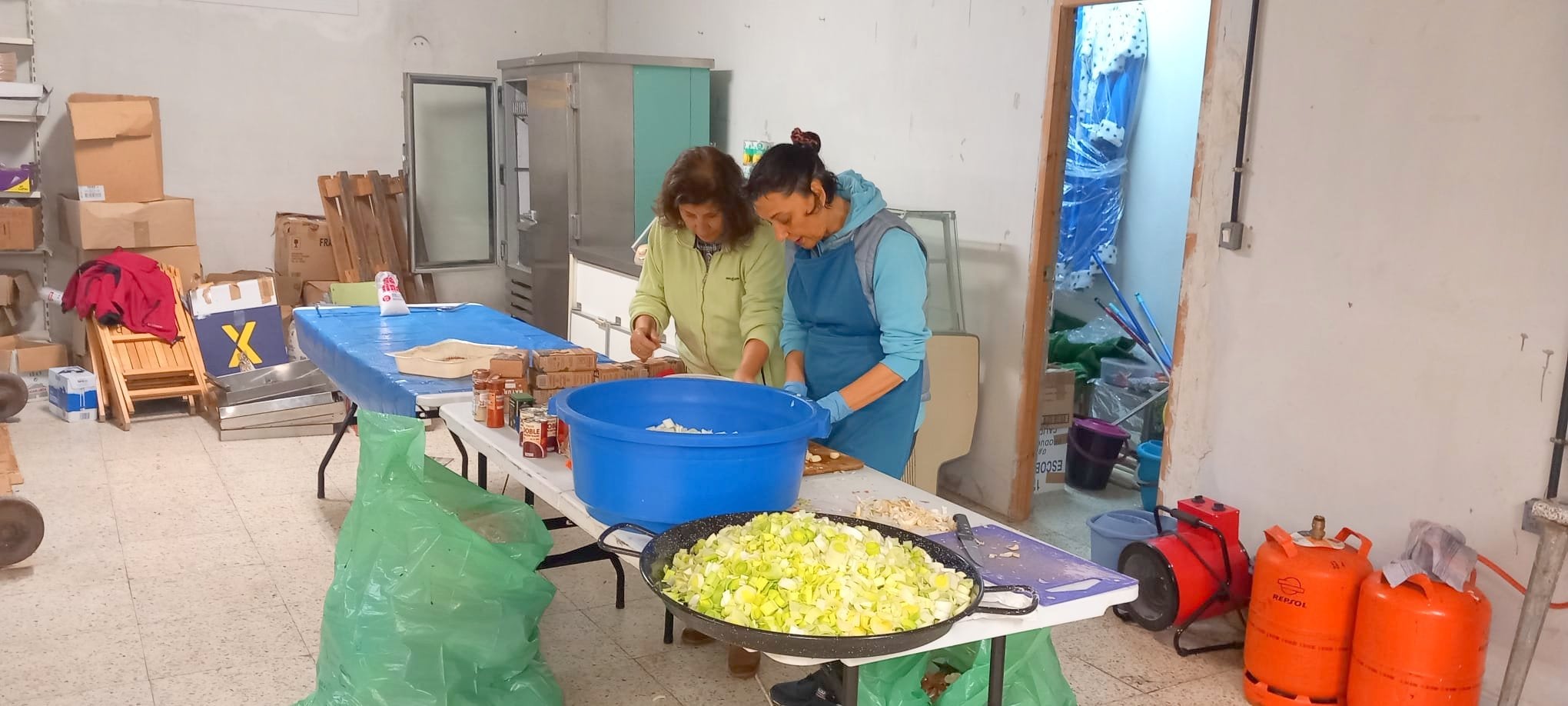 La cena de hermandad congregó a más de 150 vecinos en Castrillo de Don Juan