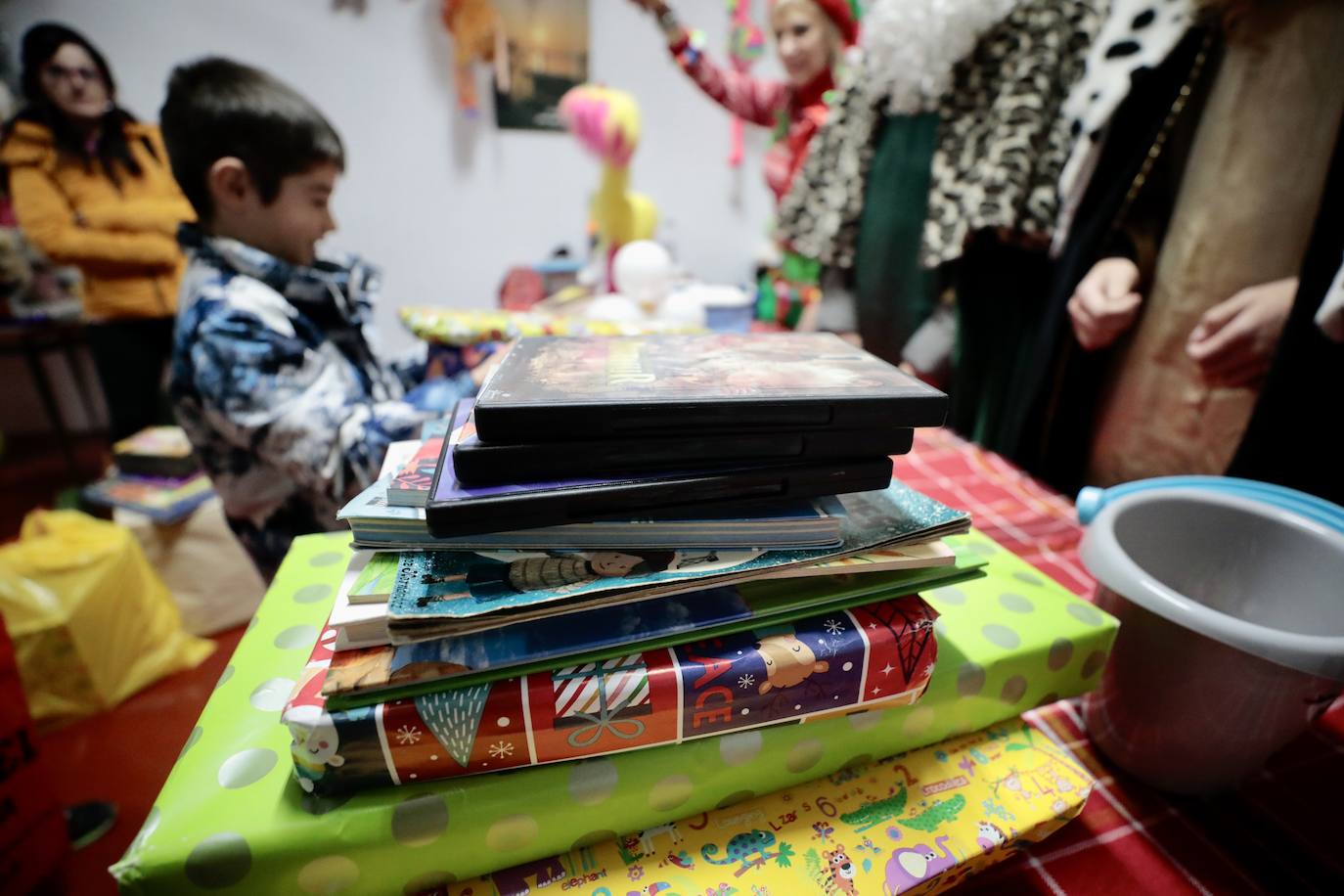 Cerca de 500 niños de 290 familias vulnerables de Valladolid, recibieron sus regalos de Reyes gracias a la plataforma 'Entre Todos Ayudamos' 