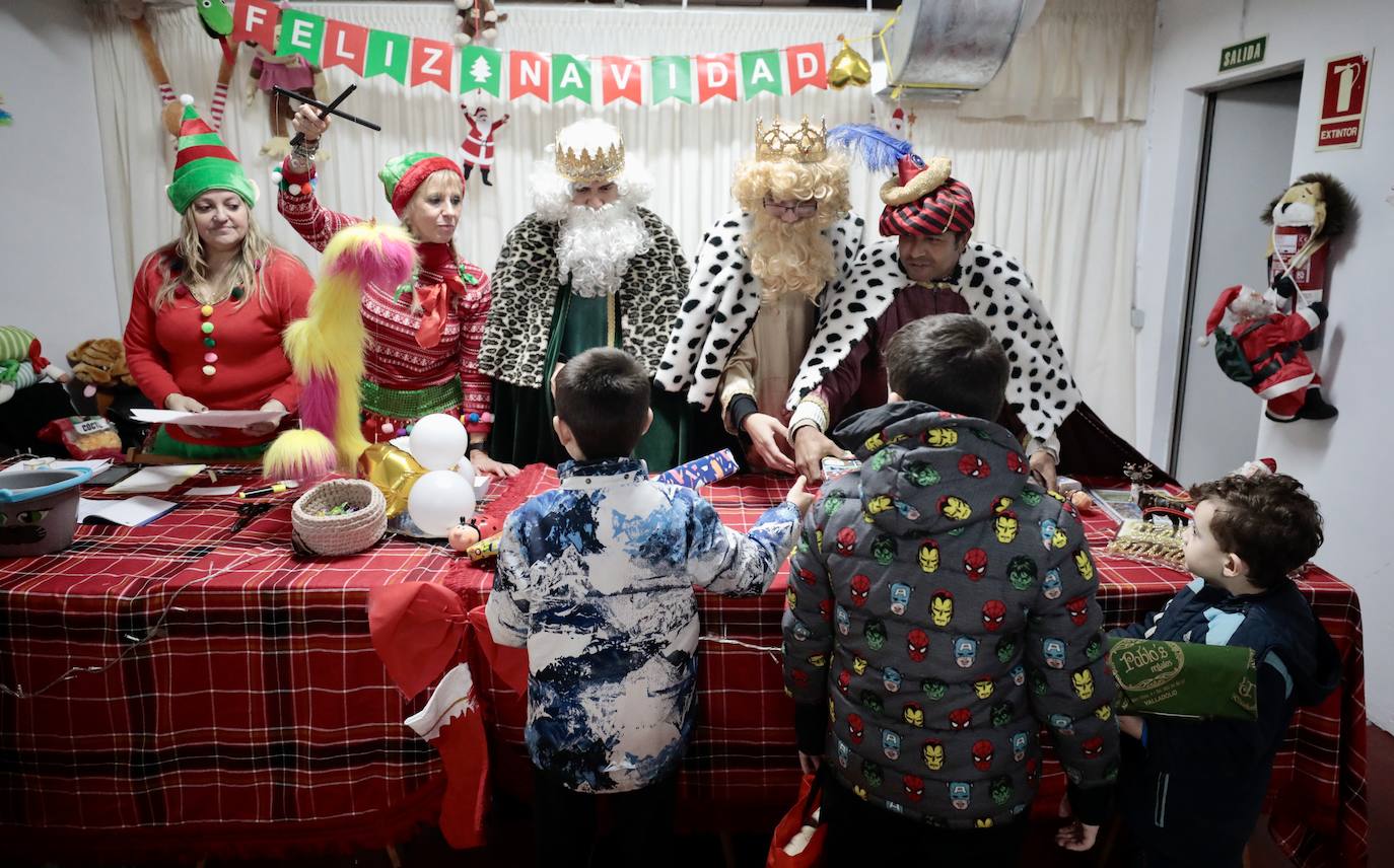Cerca de 500 niños de 290 familias vulnerables de Valladolid, recibieron sus regalos de Reyes gracias a la plataforma 'Entre Todos Ayudamos' 