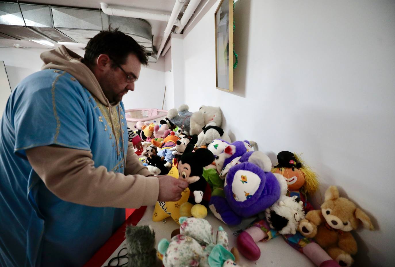 Cerca de 500 niños de 290 familias vulnerables de Valladolid, recibieron sus regalos de Reyes gracias a la plataforma 'Entre Todos Ayudamos' 