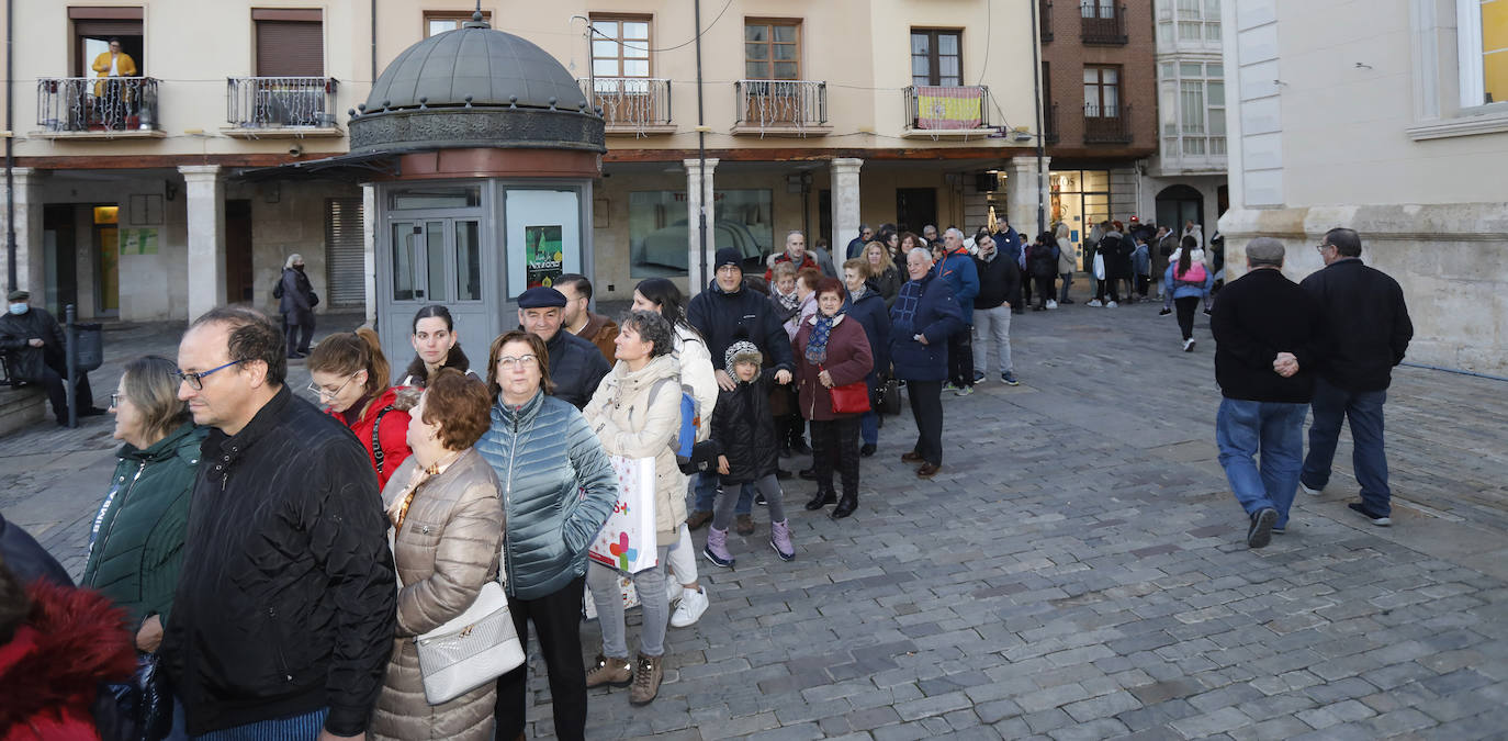 Se repartieron 7.500 raciones del dulce navideño en 75 minutos