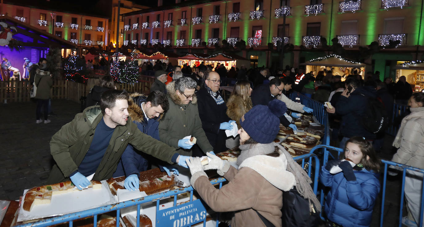 Se repartieron 7.500 raciones del dulce navideño en 75 minutos