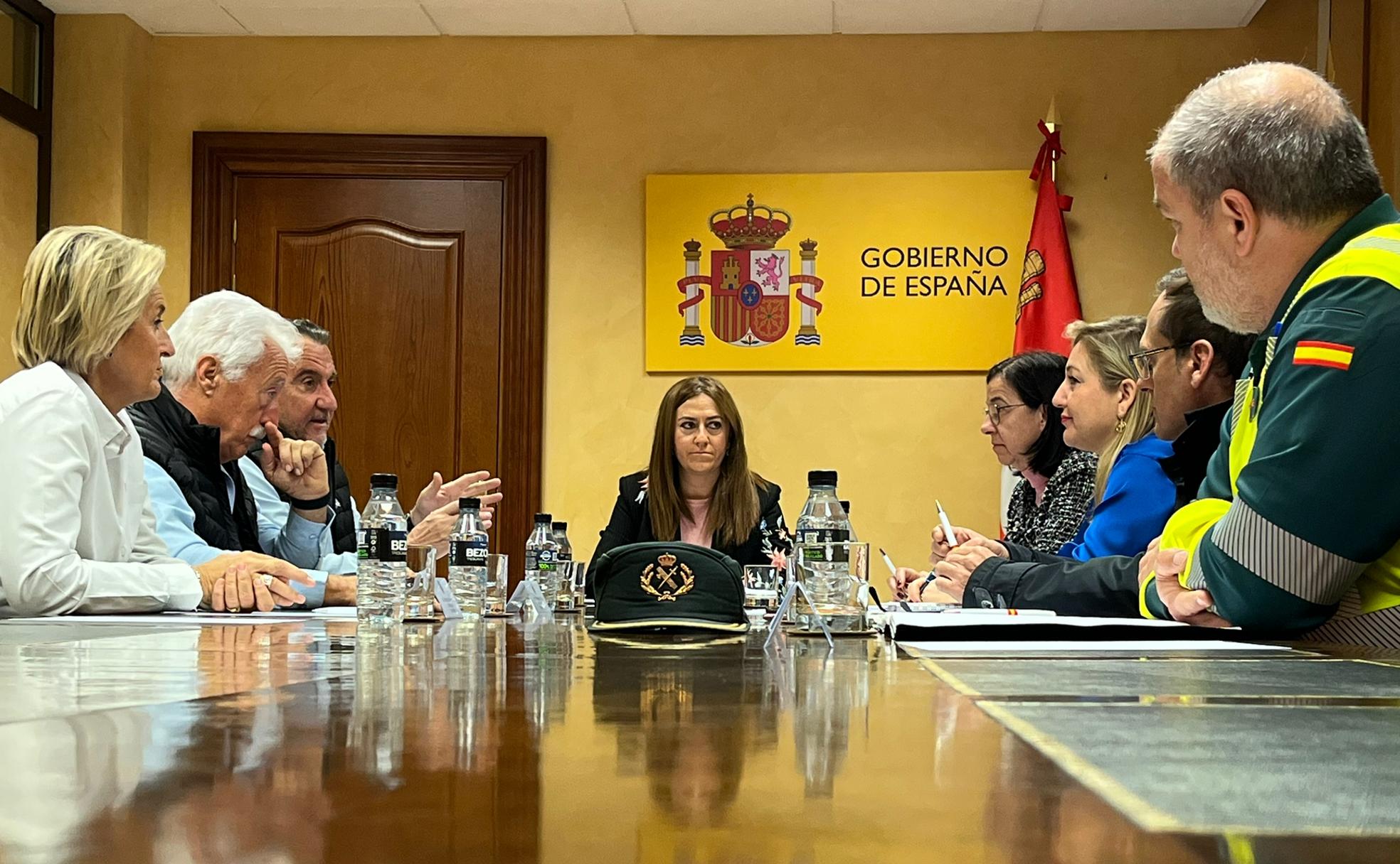 Reunión presidida por la delegada del Gobierno sobre el dispositivo de seguridad de Pingüinos 2023. 