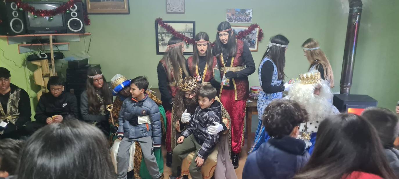 Fotos: Los Reyes Magos llenan de ilusión la provincia de Palencia