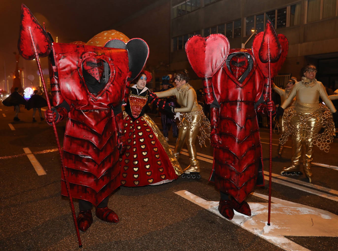 El desfile más multitudinario de la historia de la ciudad encandila a grandes y pequeños