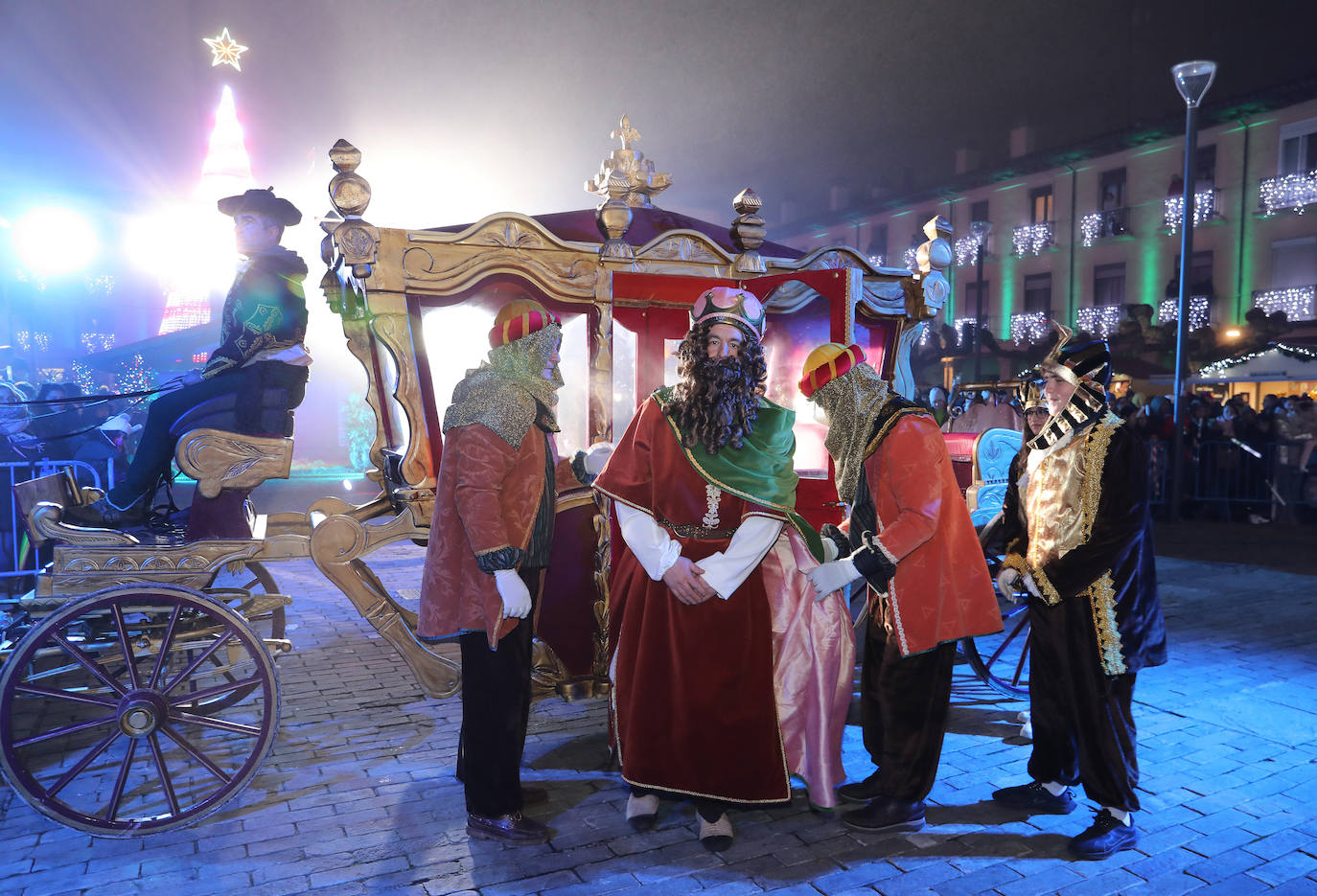 El desfile más multitudinario de la historia de la ciudad encandila a grandes y pequeños