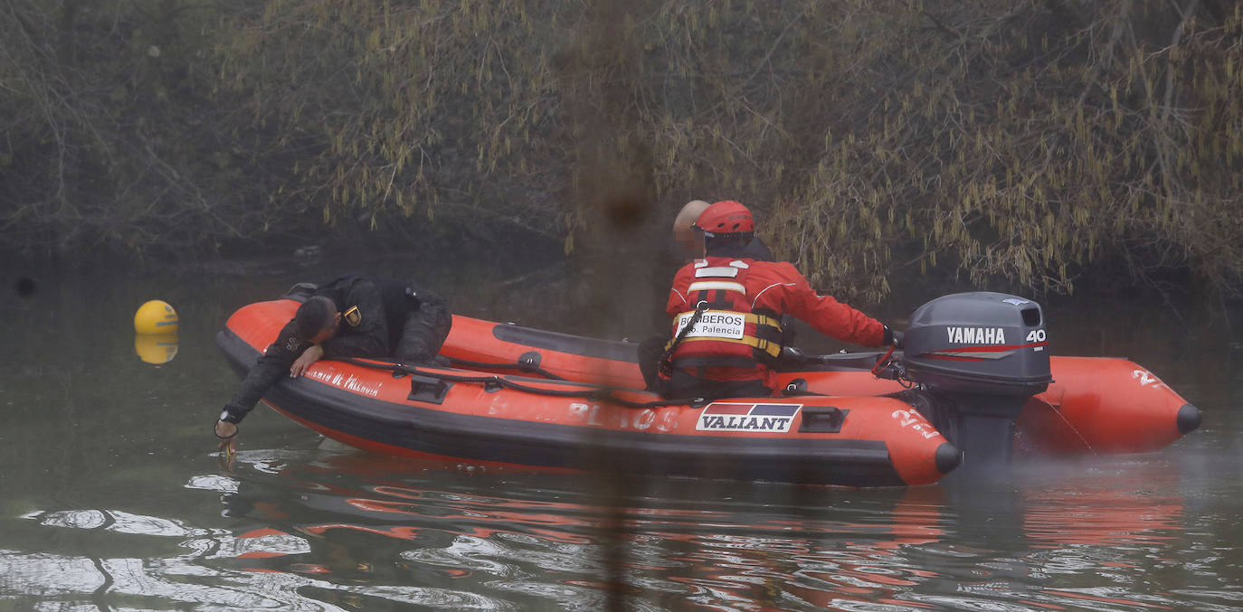 Fotos: Rescate de un conductor en el río Carrión