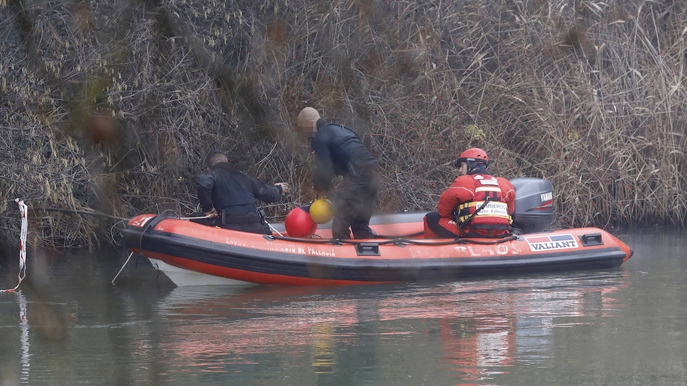 Fotos: Rescate de un conductor en el río Carrión