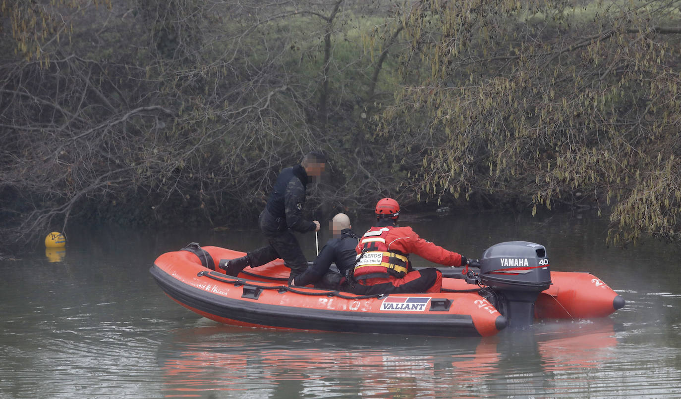 Fotos: Rescate de un conductor en el río Carrión