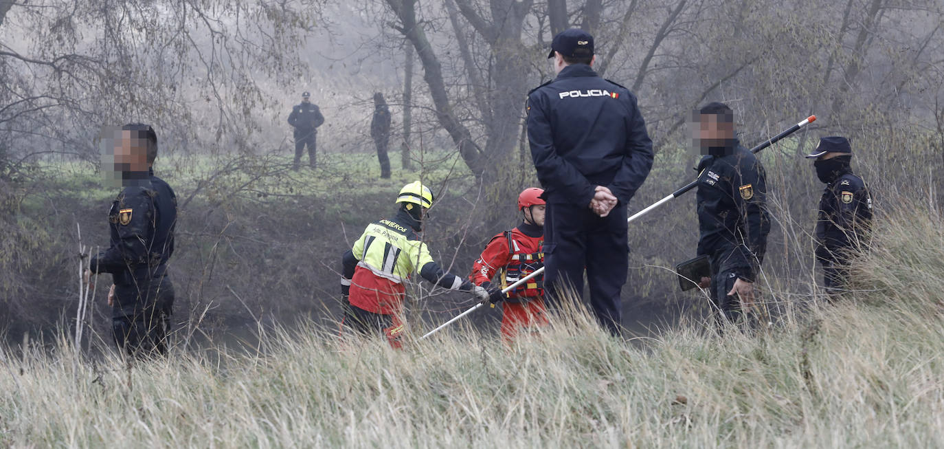 Fotos: Rescate de un conductor en el río Carrión