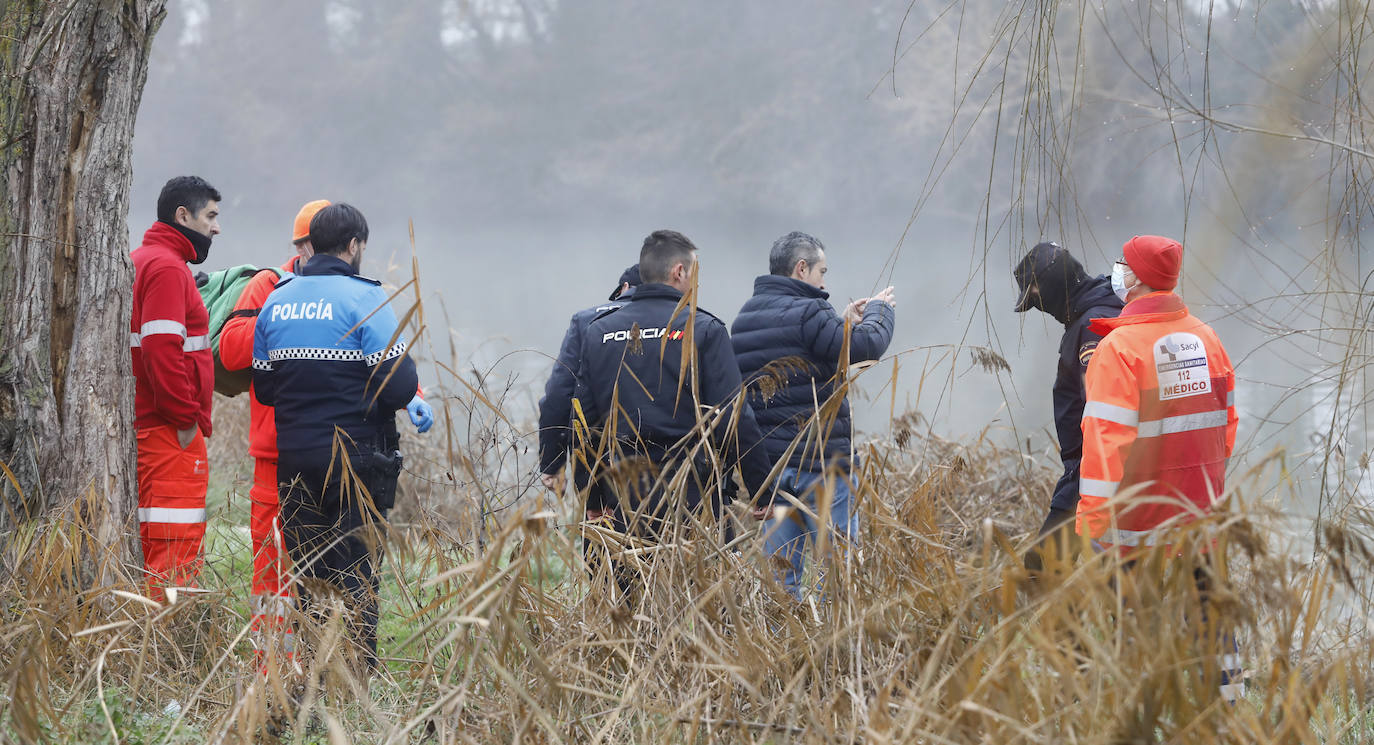 Fotos: Rescate de un conductor en el río Carrión