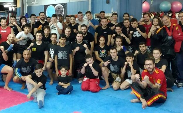 Integrantes del Club Victoria, en las instalaciones del gimnasio en el barrio de Nueva Segovia. 