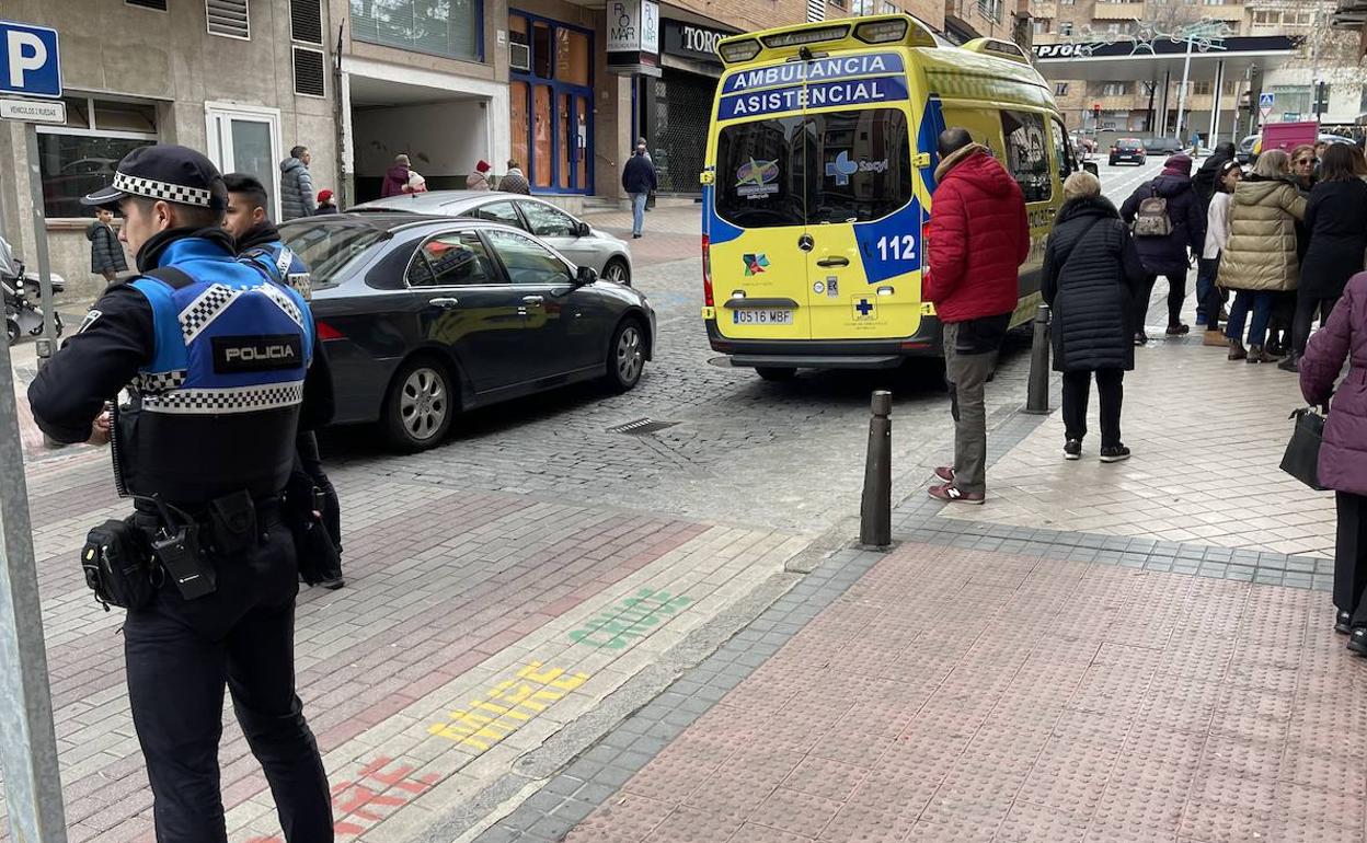 Policía Local de Segovia y servicios de emergencia, en el lugar donde ocurrió el incidente.