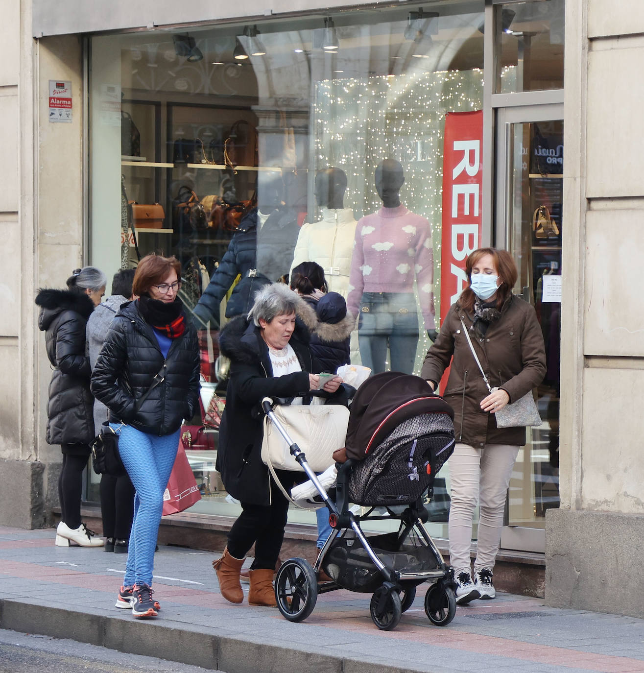 Fotos: El comercio abre el año con unas rebajas sin la esencia de las de antes