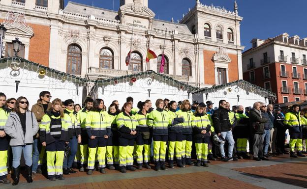 Imagen. El minuto de silencio en honor al trabajador fallecido 