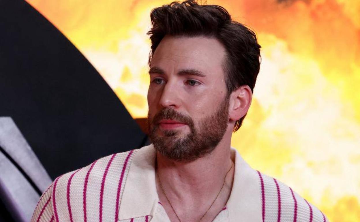 Chris Evans confirma, en un vídeo, su relación con Alba Baptista