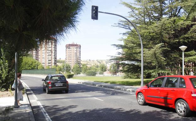 El despliegue de la red de biomasa cortará cinco meses dos carriles de la calle Padre José Acosta