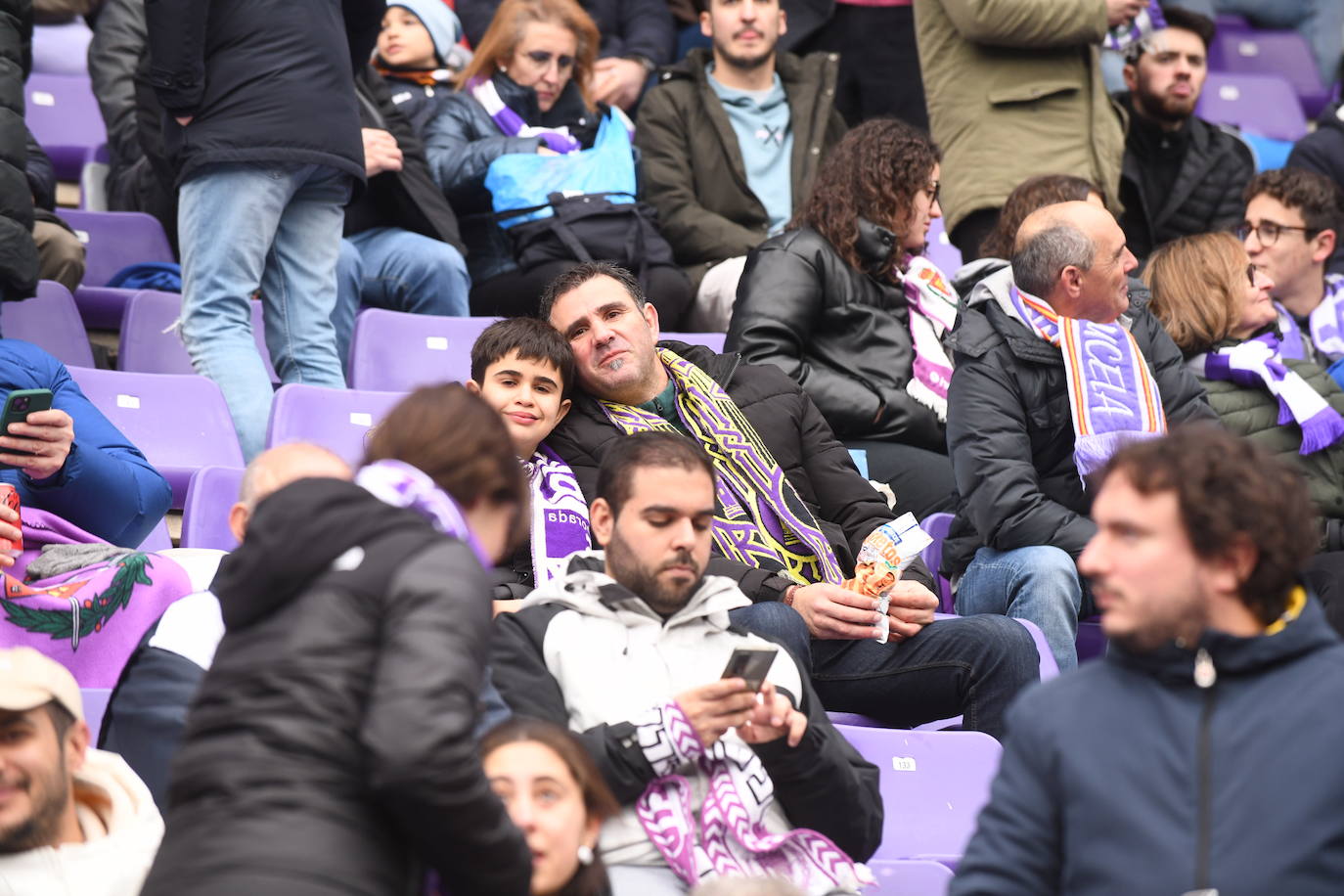 Fotos: Búscate en la grada del Real Valladolid-Rayo Vallecano (1/4)