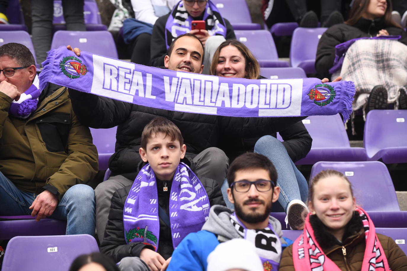 Fotos: Búscate en la grada del Real Valladolid-Rayo Vallecano (1/4)