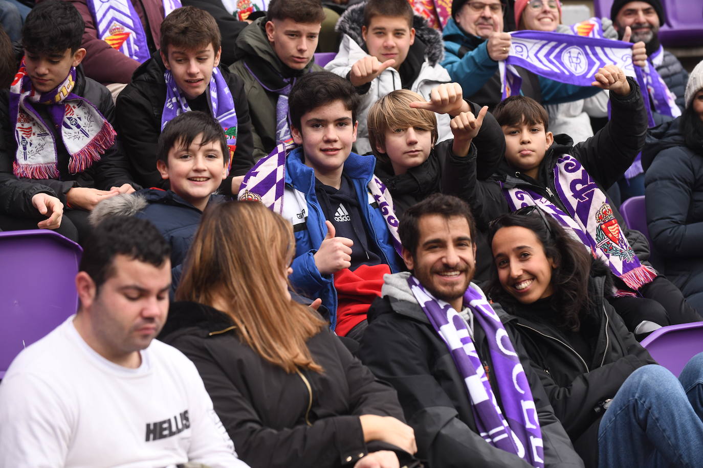 Fotos: Búscate en la grada del Real Valladolid-Rayo Vallecano (2/4)