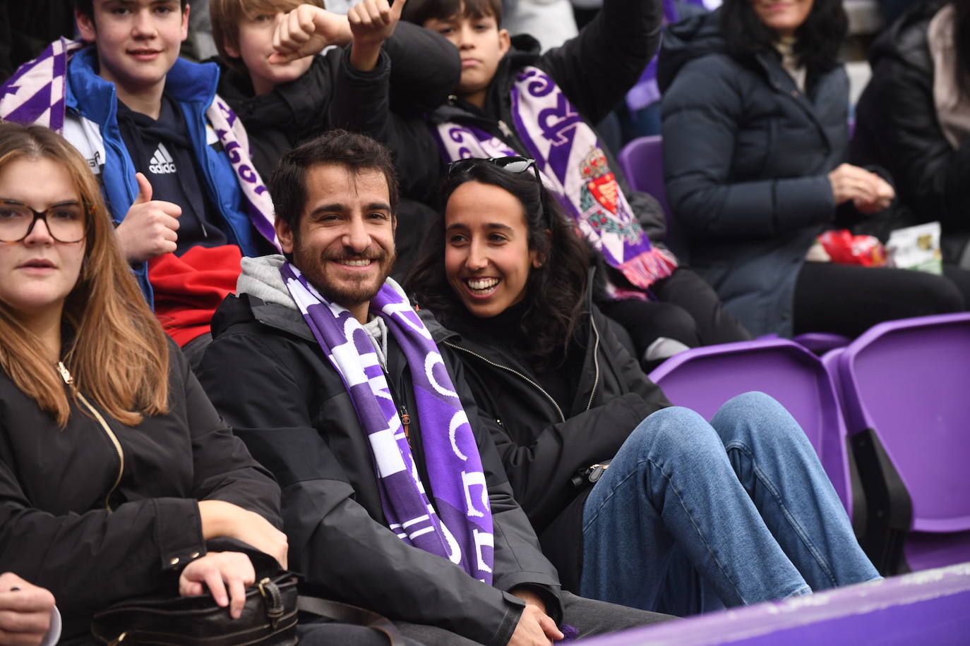 Fotos: Búscate en la grada del Real Valladolid-Rayo Vallecano (2/4)