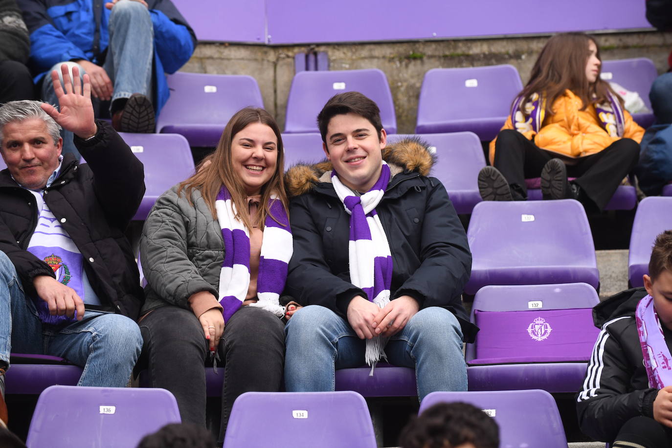 Fotos: Búscate en la grada del Real Valladolid-Rayo Vallecano (3/4)