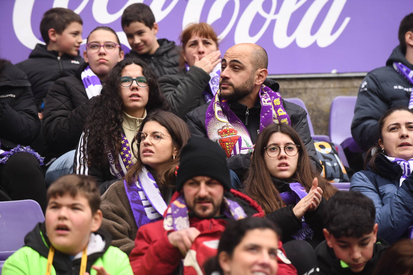 Fotos: Búscate en la grada del Real Valladolid-Rayo Vallecano (3/4)