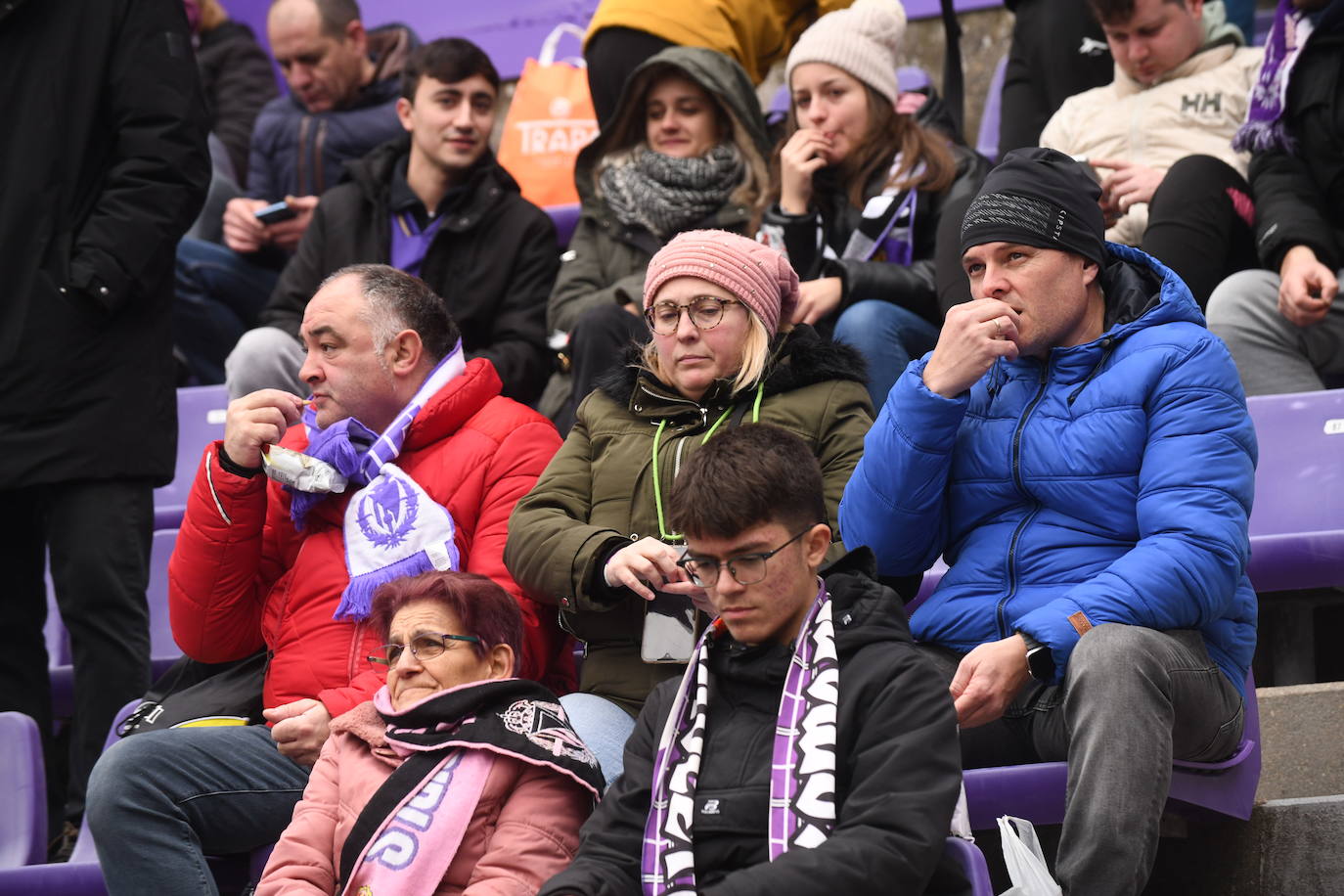 Fotos: Búscate en la grada del Real Valladolid-Rayo Vallecano (4/4)