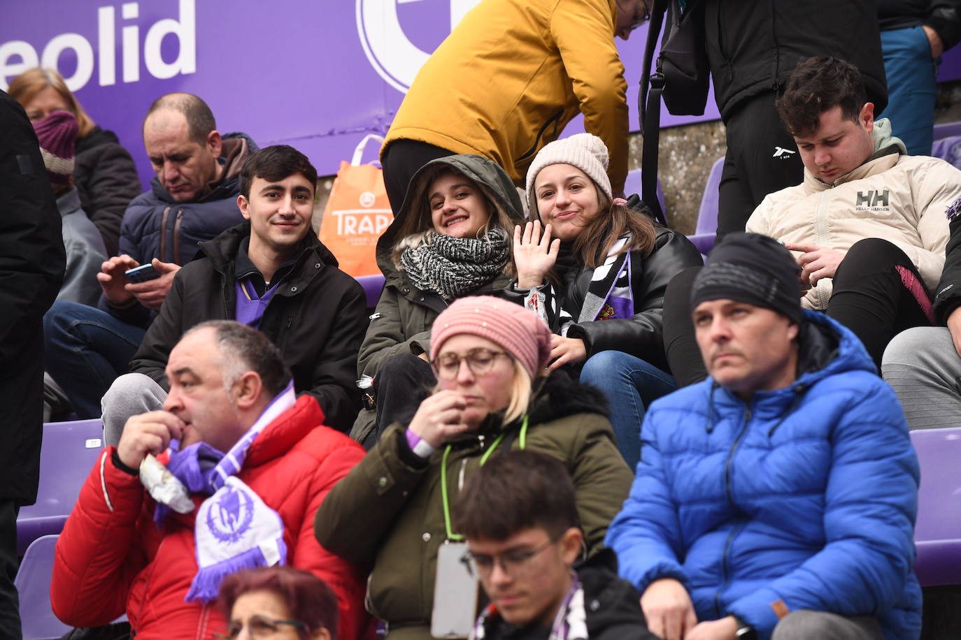 Fotos: Búscate en la grada del Real Valladolid-Rayo Vallecano (4/4)