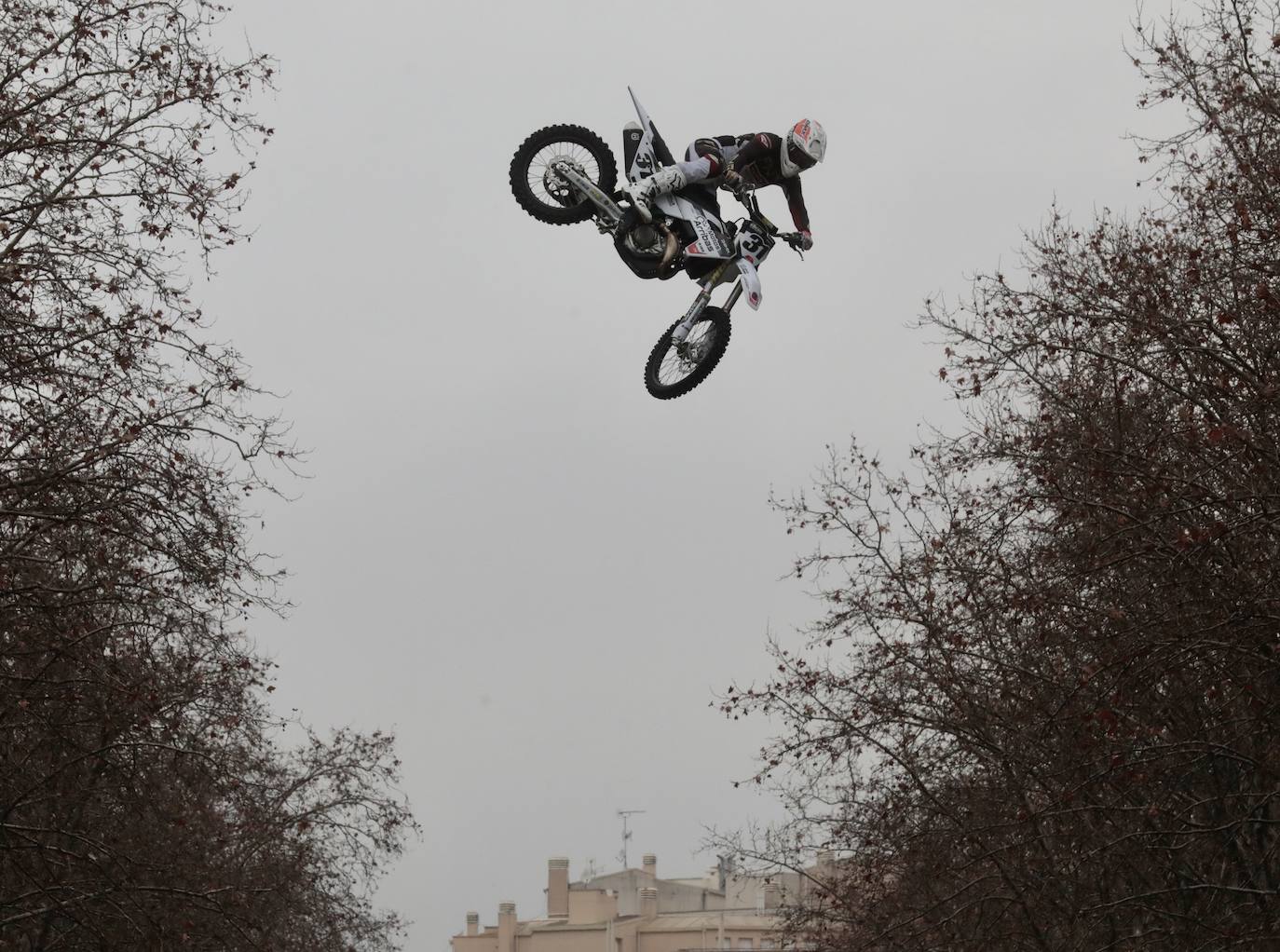 Fotos: Desfile de banderas en Pingüinos 2023 (2/4)