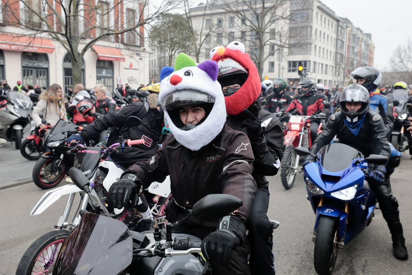 Fotos: Desfile de banderas en Pingüinos 2023 (3/4)