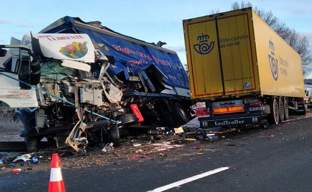 Mueren dos personas en un accidente de tráfico en Soria