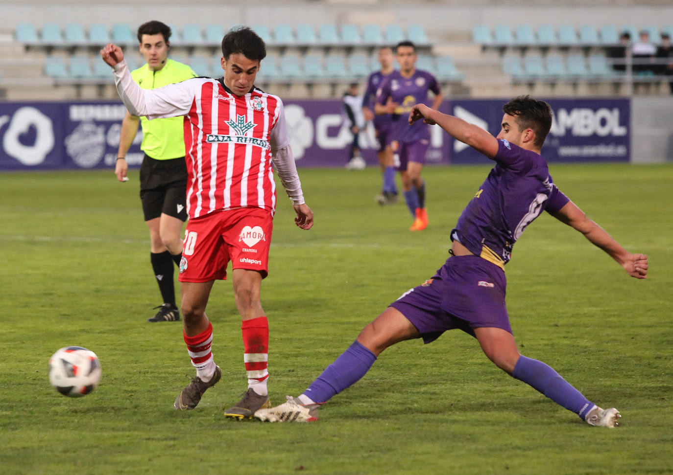 El conjunto palentino se lleva el derbi regional en La Balastera