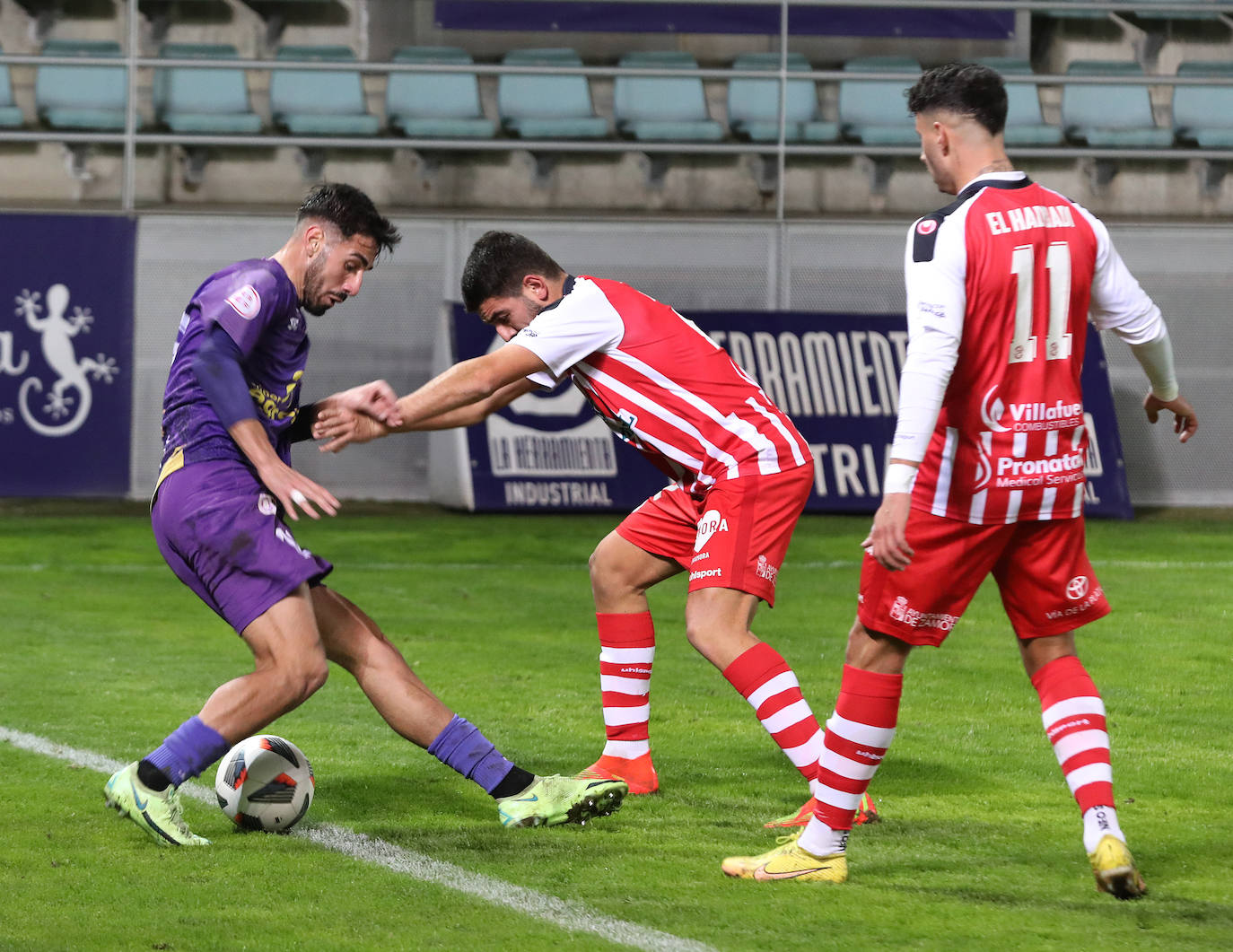 El conjunto palentino se lleva el derbi regional en La Balastera