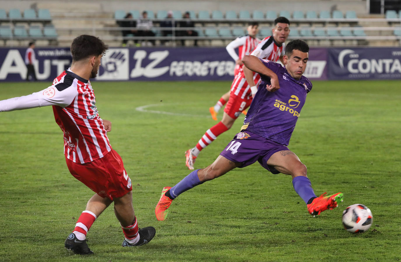 El conjunto palentino se lleva el derbi regional en La Balastera