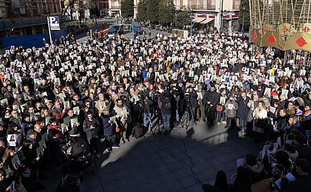 Concentración en Portugalete para pedir la resolución de la muerte de Esther López. 