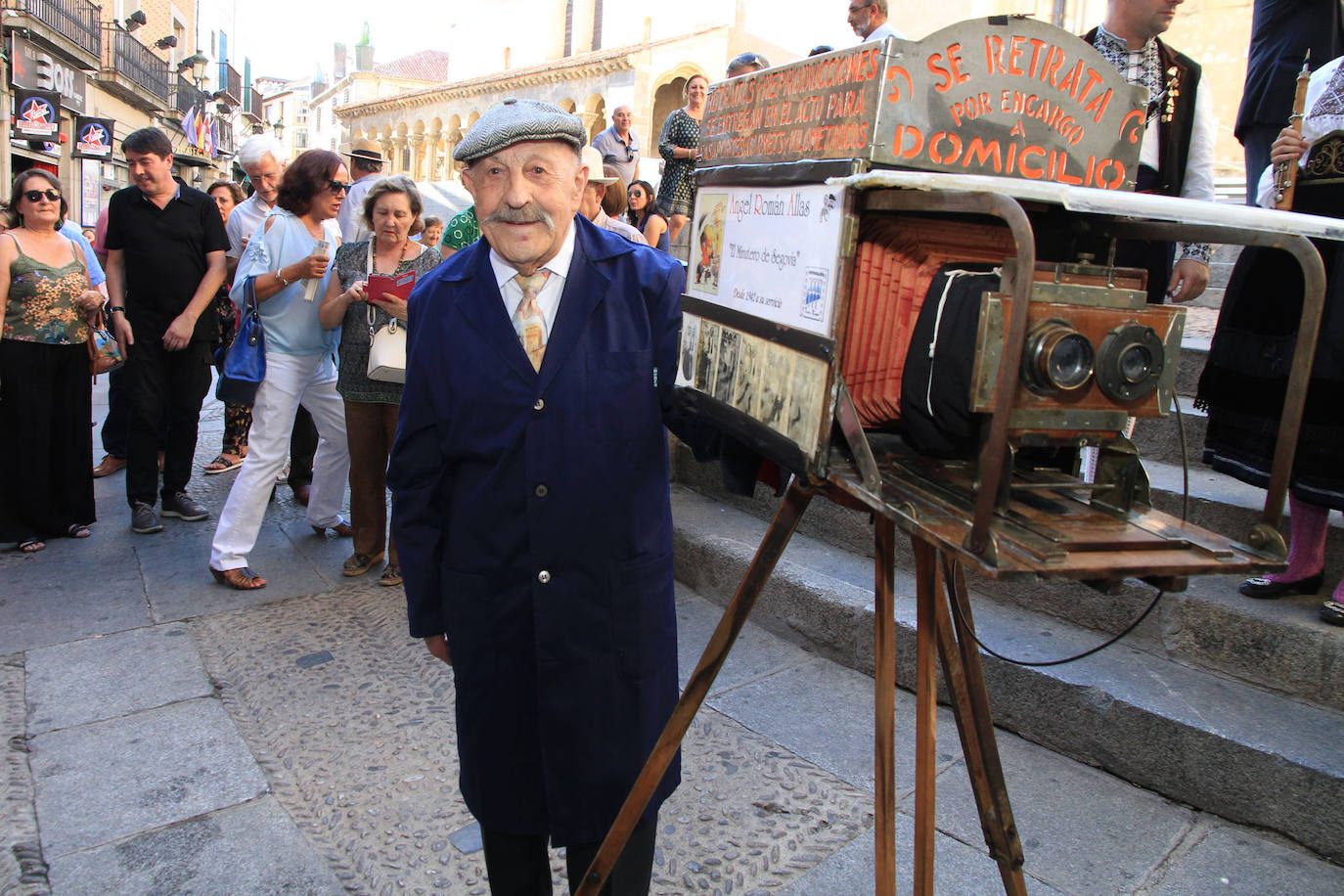 Fallece Ángel Román, el Minutero de Segovia. 