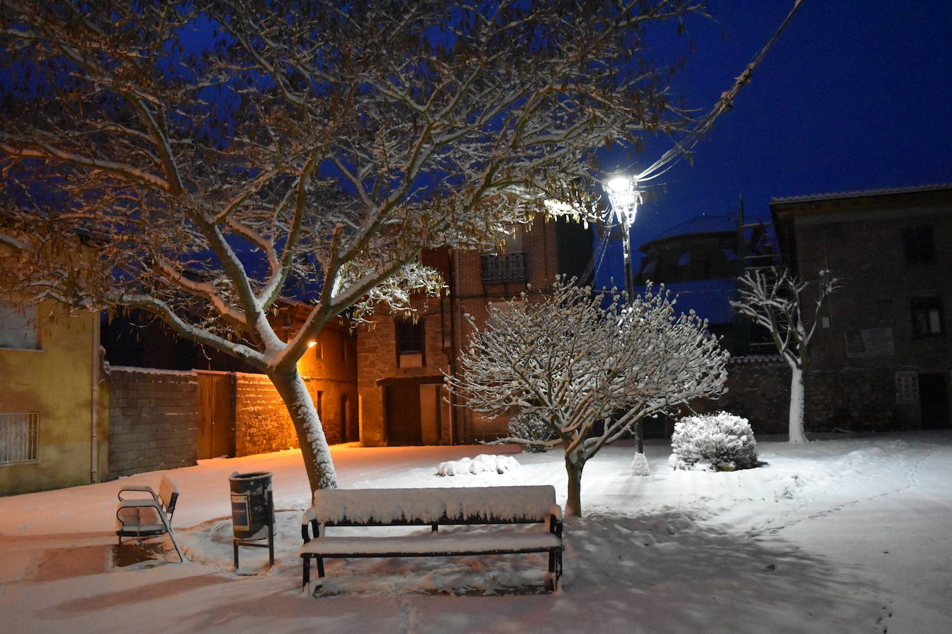 Fotos: La nieve cubre Aguilar de Campoo y sus entornos