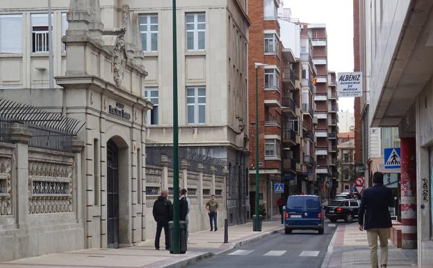 La policía investiga el atraco con navaja a un alumno del Lourdes